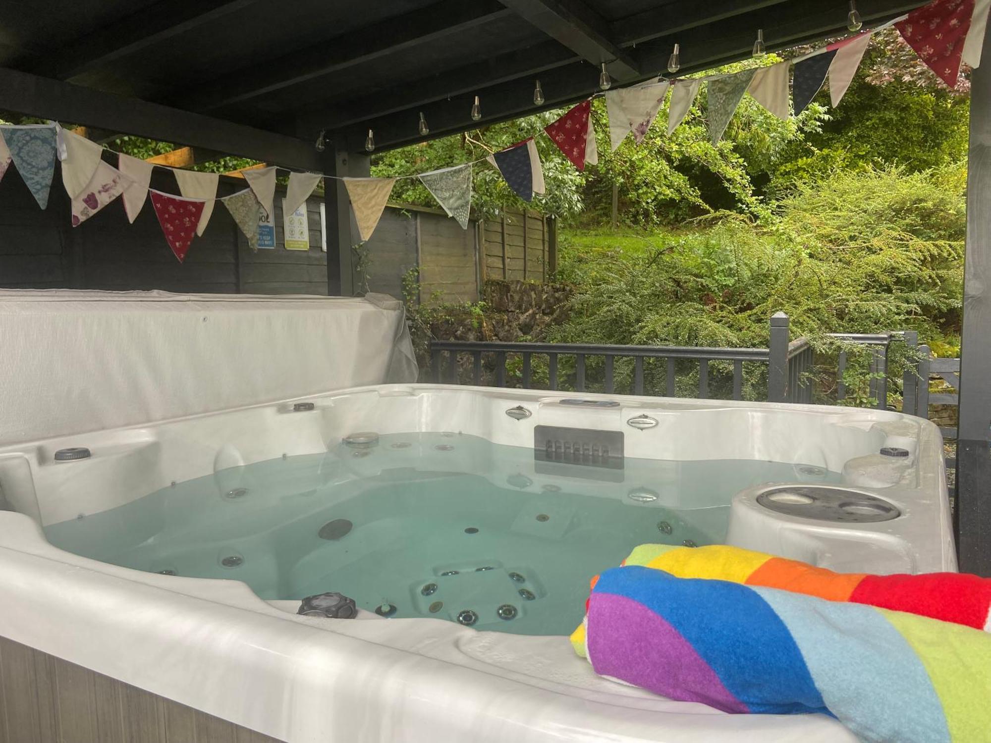 הוילה בנגור Carreg Y Garth Isaf - Hot Tub Nr Zip World מראה חיצוני תמונה